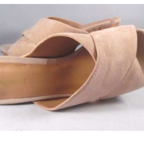 Nine West beige suede clogs size 9M - Picture 6 of 7